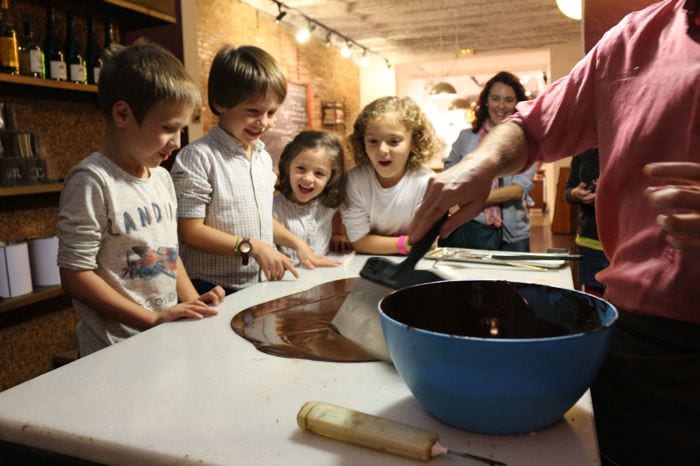 Çucor caramelos y talleres para niños